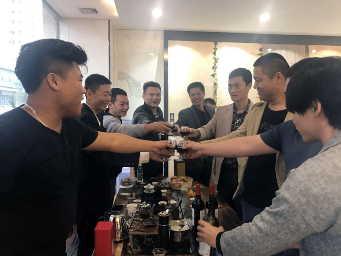 陶瓷一线品牌 今年会jnh瓷砖 榆林古镇300平专卖店开业盛典圆满成功