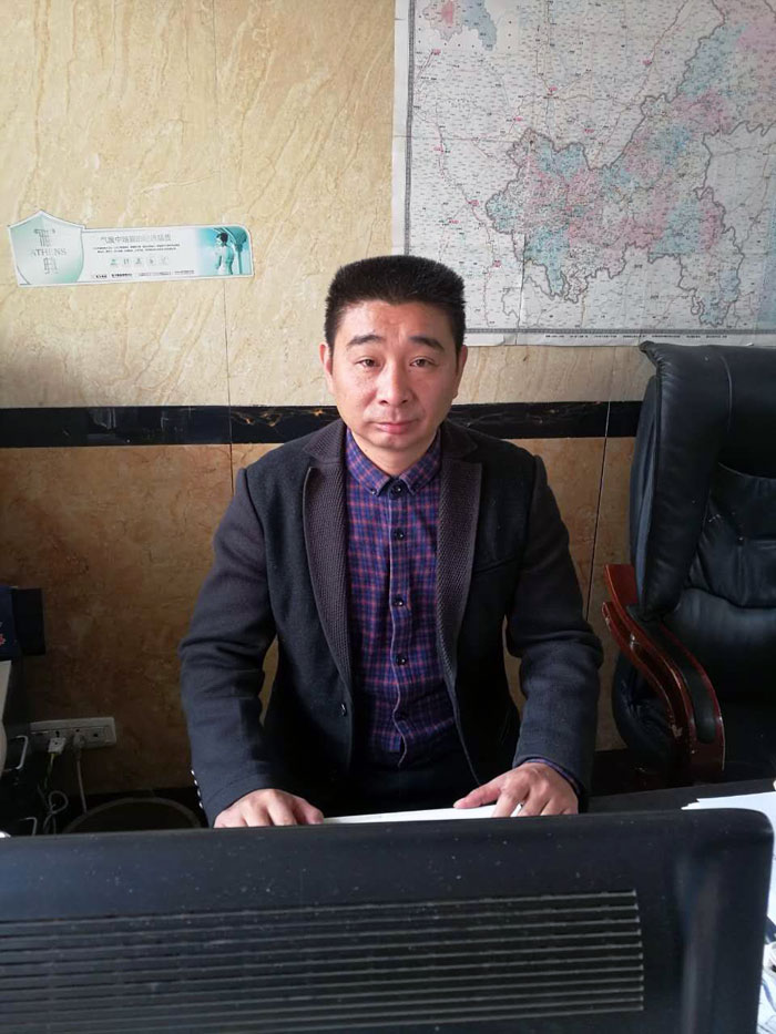 今年会jnh瓷砖重庆大足区代理商胡洪军：没有做不成的事，只有不会做事的人